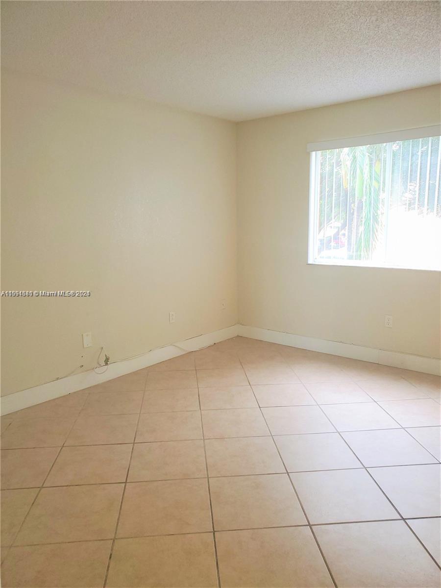 VISTA ALEGRE TOWNHOMES VI - Residential Lease