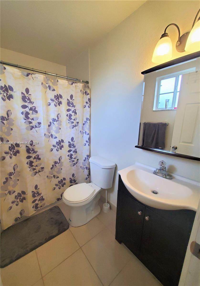 VISTA ALEGRE TOWNHOMES VI - Residential Lease