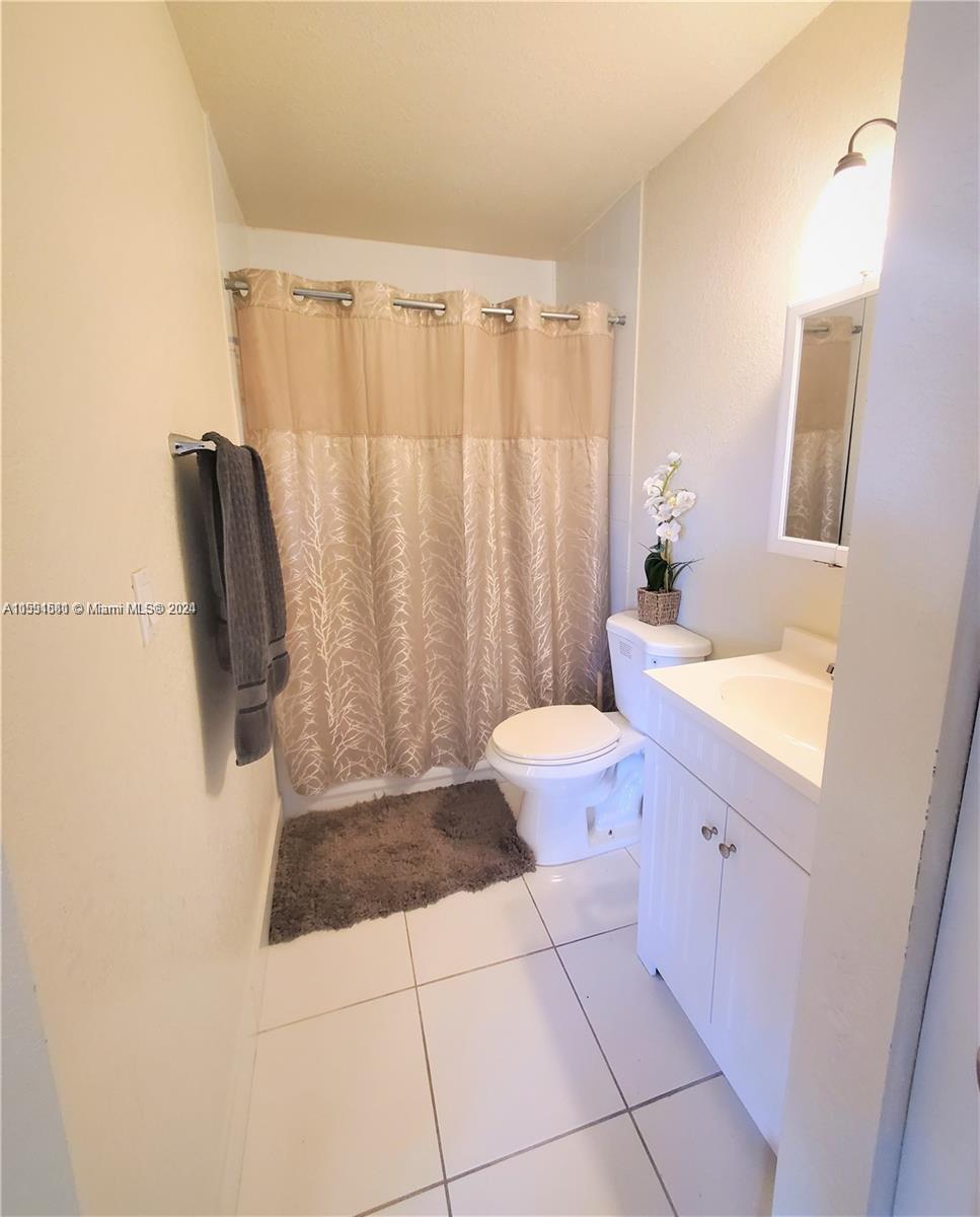 VISTA ALEGRE TOWNHOMES VI - Residential Lease