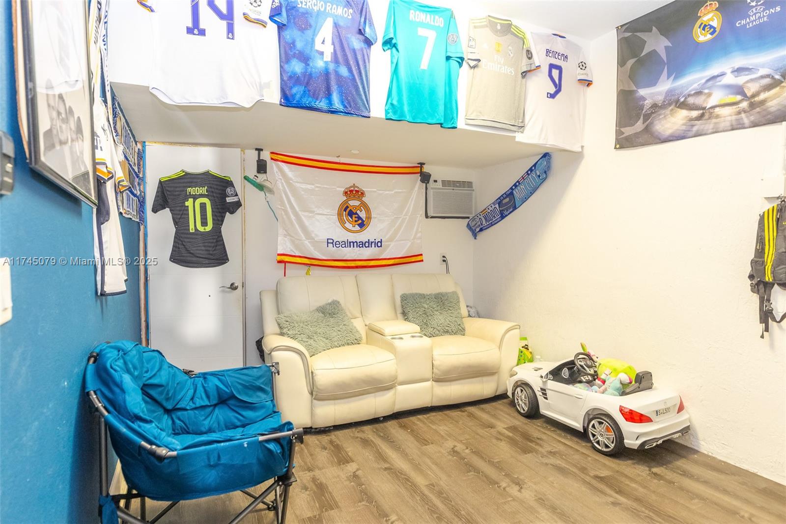 AQUABELLA SECTION ONE - Residential