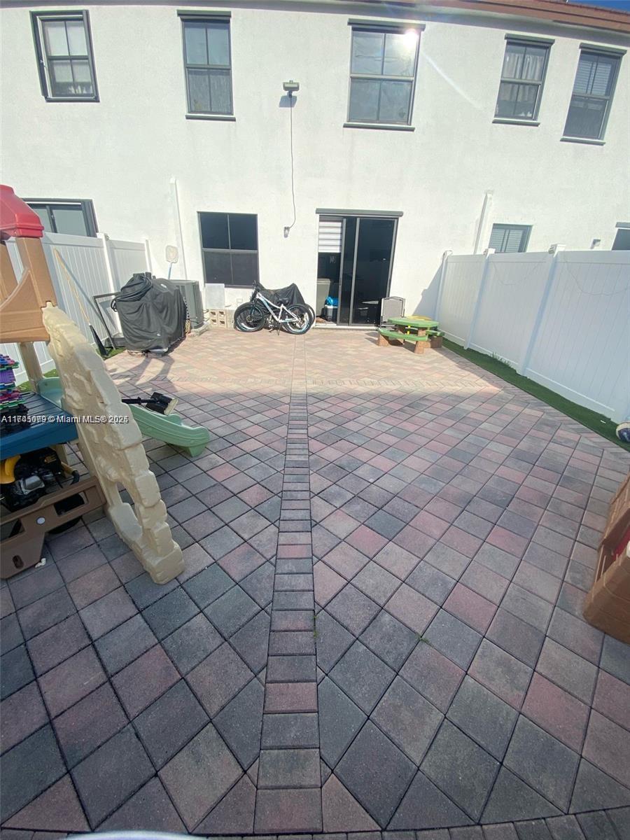 AQUABELLA SECTION ONE - Residential