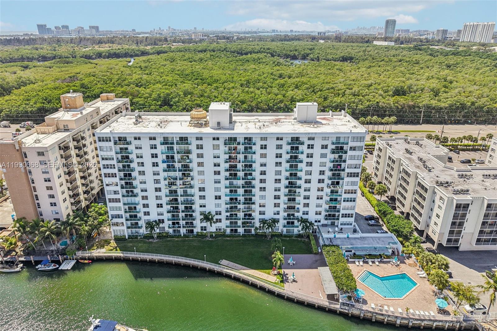 STRATFORD HOUSE CONDO - Residential