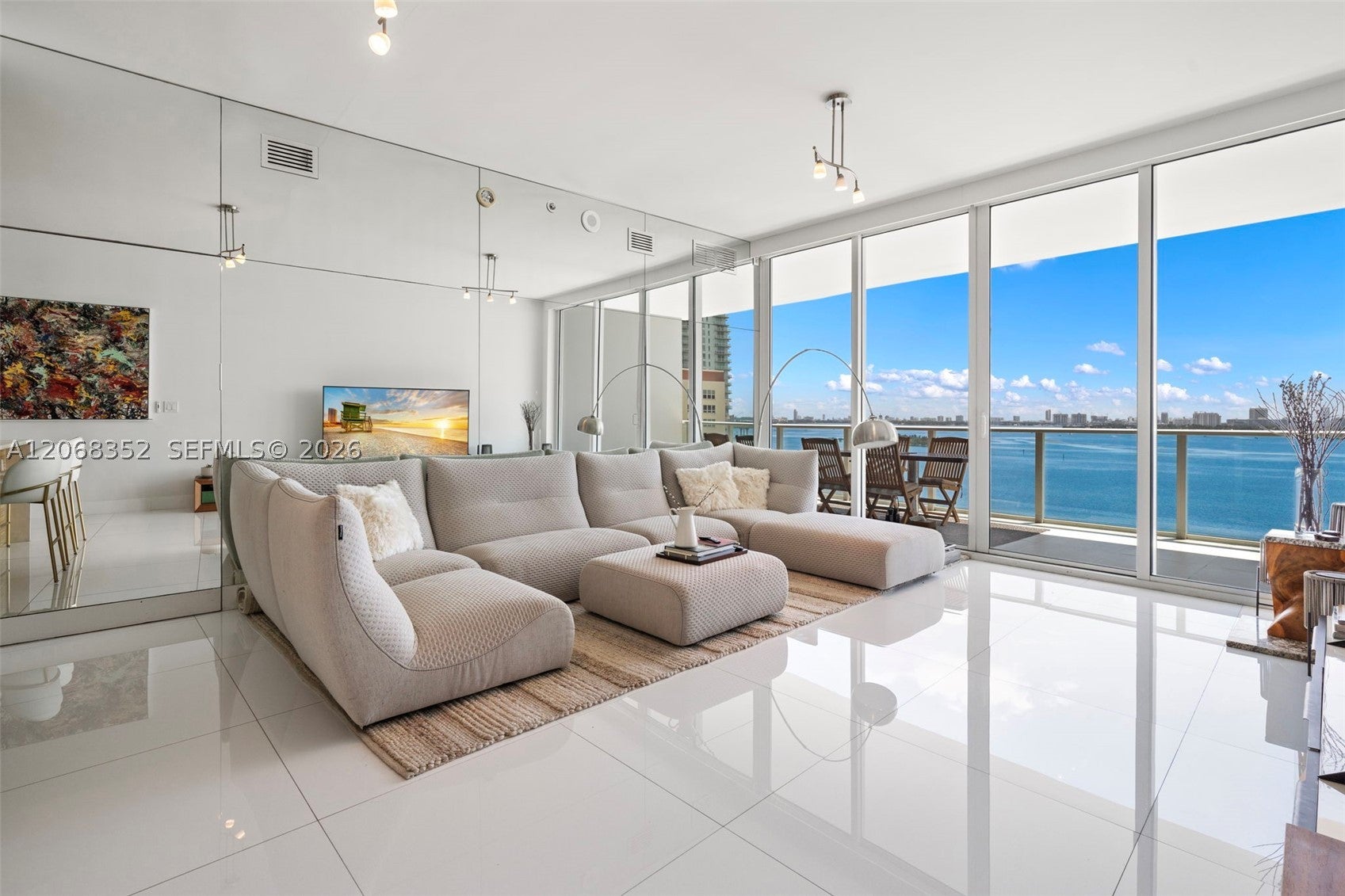 2020 N Bayshore Dr 1407
