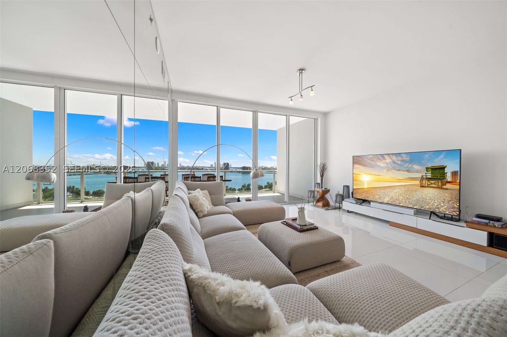 2020 N Bayshore Dr 1407
