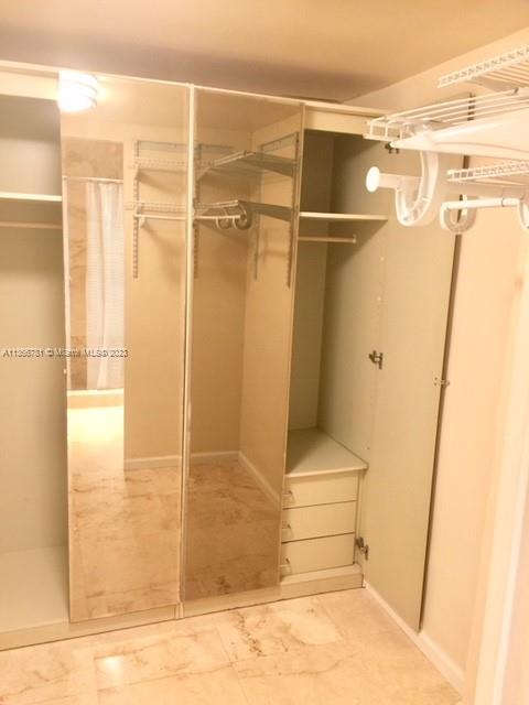 BRICKELL BAY TOWER CONDO - Residential Lease