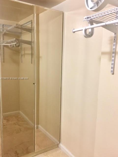 BRICKELL BAY TOWER CONDO - Residential Lease