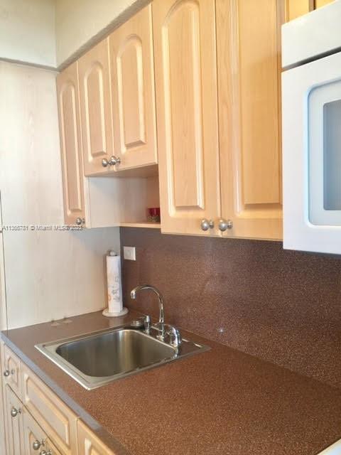 BRICKELL BAY TOWER CONDO - Residential Lease