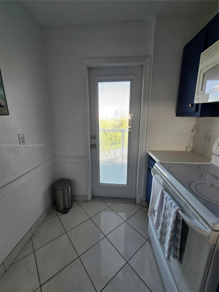 GARDEN-AIRE VILLAGE - Residential Lease