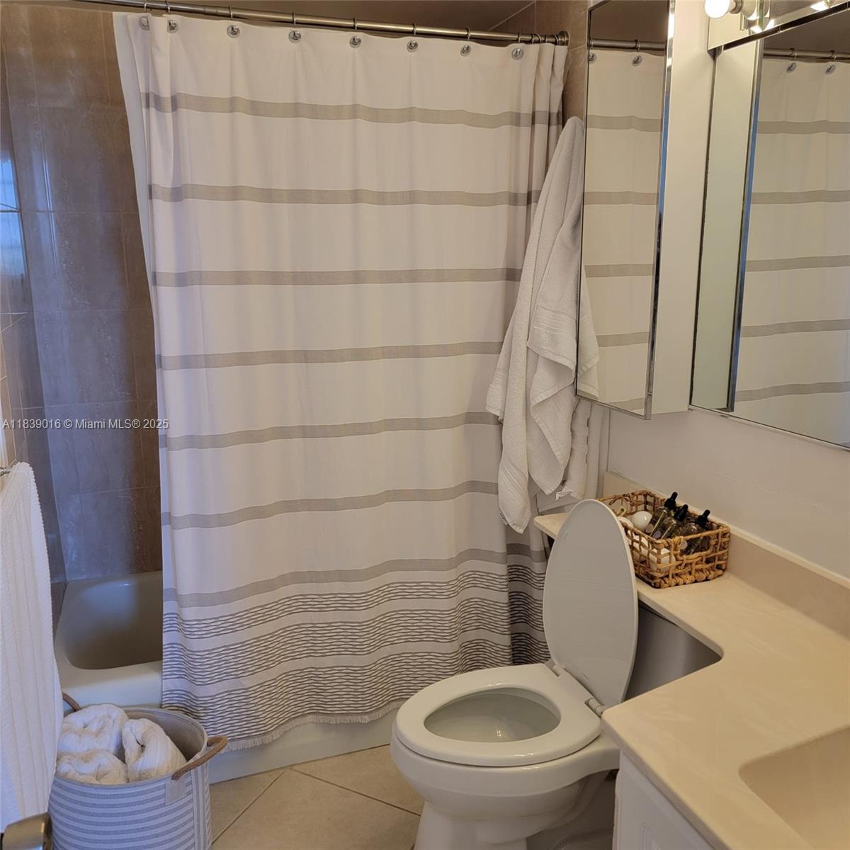 GARDEN-AIRE VILLAGE - Residential Lease