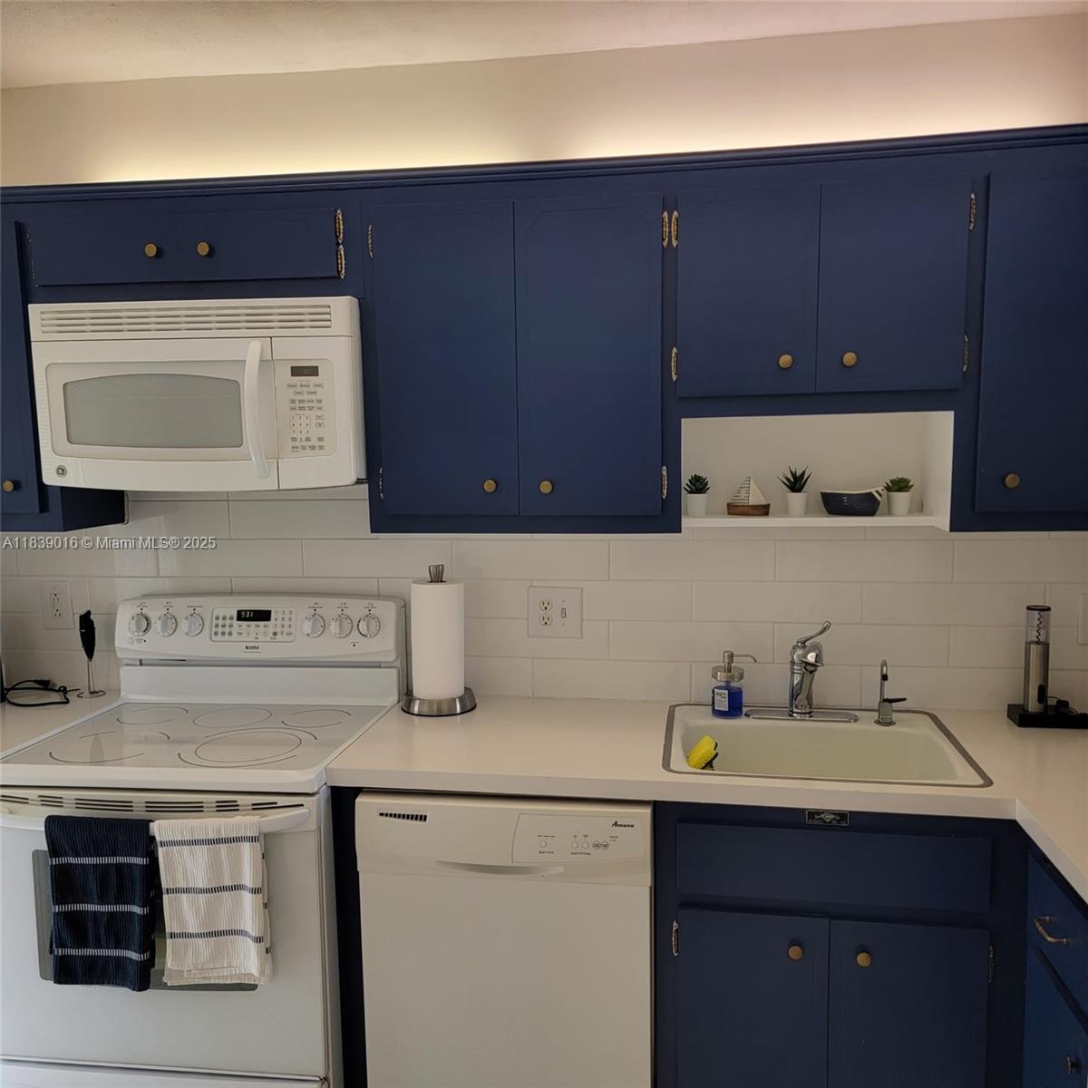 GARDEN-AIRE VILLAGE - Residential Lease