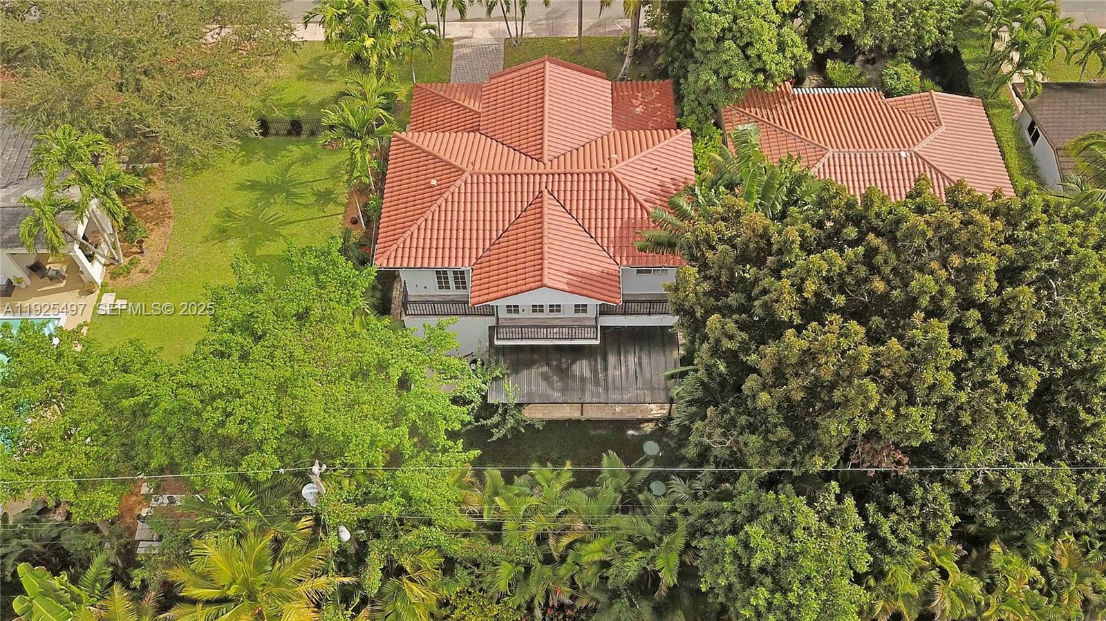 TAMIAMI PLACE PLAN NO 3 - Residential