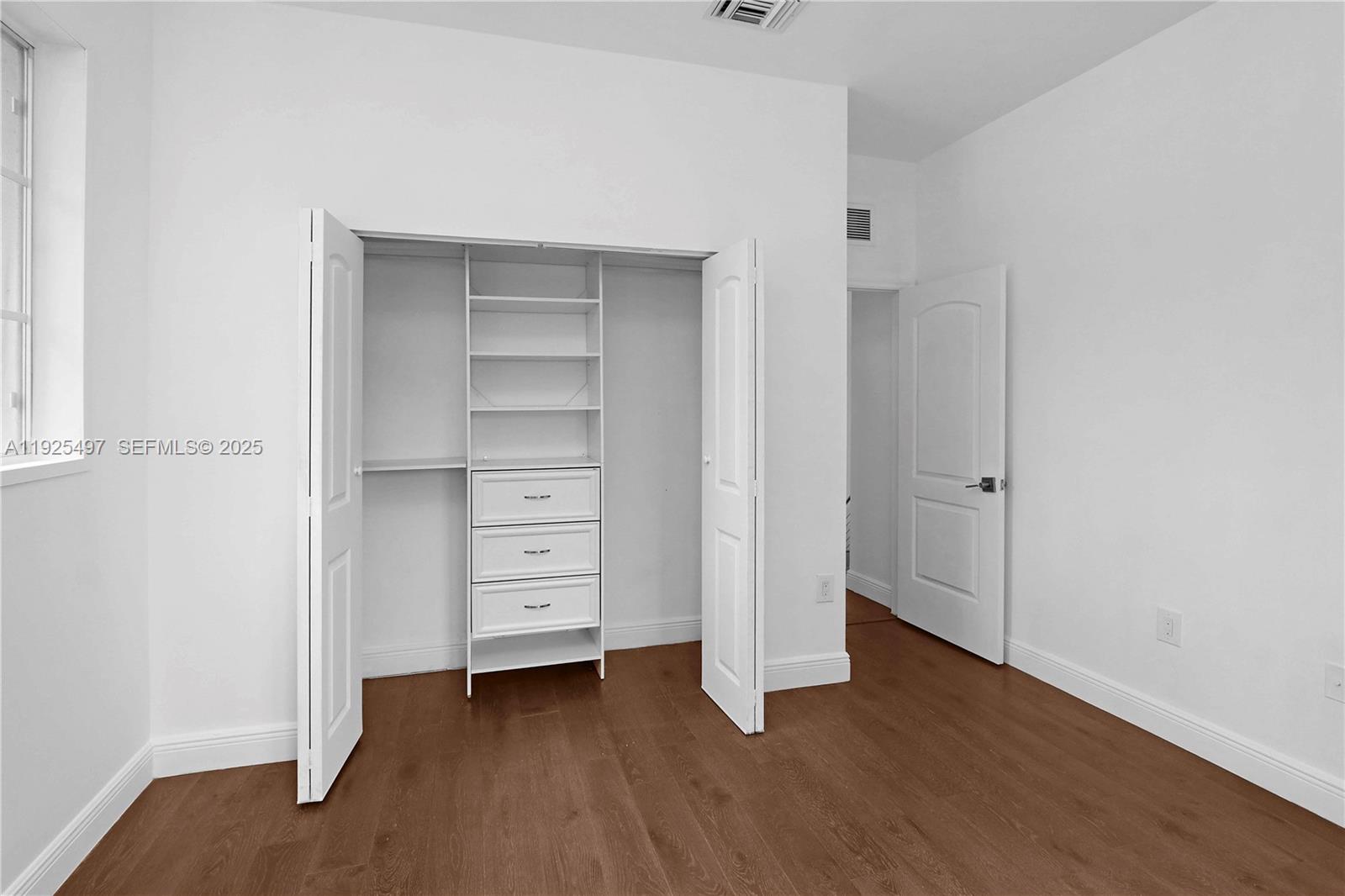 TAMIAMI PLACE PLAN NO 3 - Residential