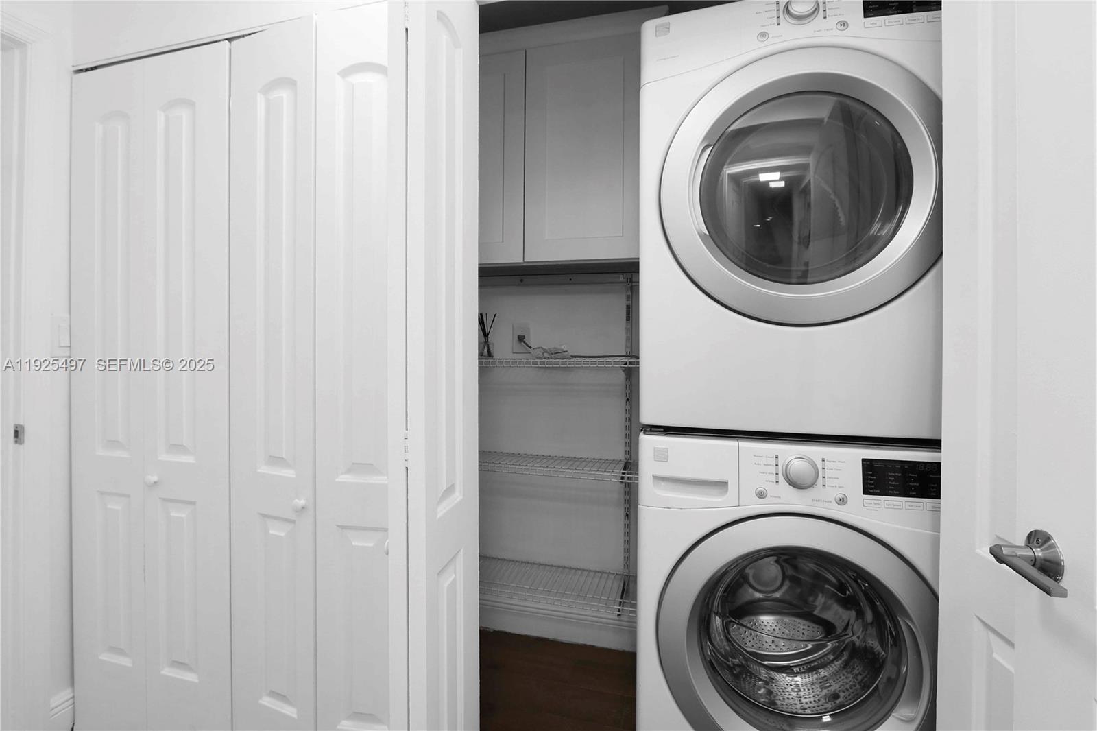 TAMIAMI PLACE PLAN NO 3 - Residential