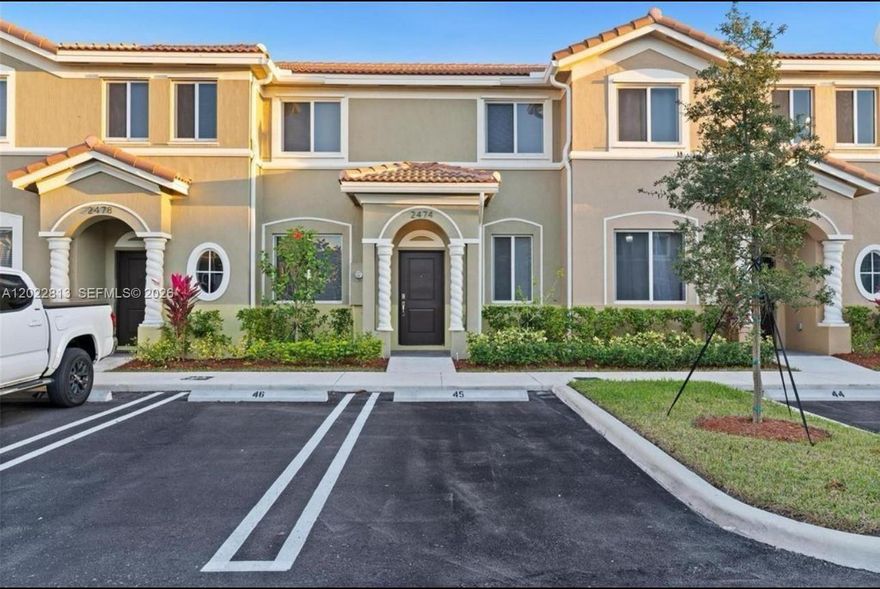 INVESTOR GOLDMINE OR FUTURE HOMEBUYER OPPORTUNITY. TURN-KEY HIGH YIELD TOWNHOUSE IN TOWNS AT SEASCAPE HOMESTEAD FL. While standard retail listings face massive price cuts and sit on the market, this pristine 2022-built 3 Bedroom 2.5 Bathroom real estate asset features an active, highly lucrative lease generating a massive $3,200 PER MONTH ($2,800 guaranteed Government Section 8 direct deposit + $400 tenant portion). Government-backed funds clear like clockwork on the 1st of the month providing immediate positive cash flow and an elite cap rate from day one. This modern residence features a spacious open-concept floor plan, stainless steel appliances, and contemporary finishes throughout. Gated community amenities include a premium clubhouse, swimming pool, playground, and green spaces. Strategically located near the Florida Turnpike, shopping centers, dining, schools, Baptist Health Homestead Hospital, and offering rapid transit access to the Florida Keys.
STRONGEST OFFERS ONLY. Seeking CASH OFFER or STRONG CONVENTIONAL financing with high down payment or waived appraisal contingency. Perfect for 1031 exchange or portfolio expansion in Miami-Dade County. Strictly do not disturb tenants.