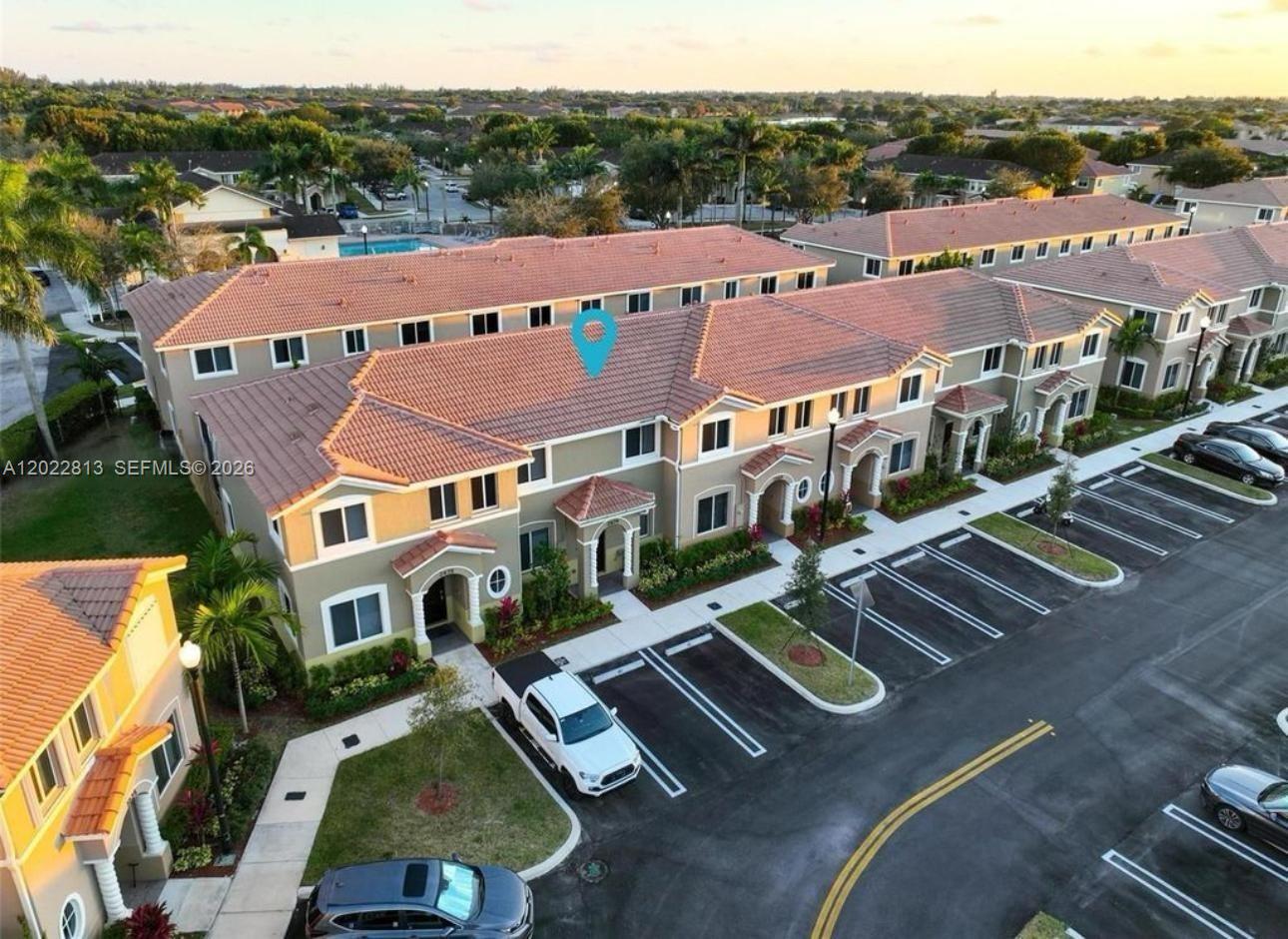 TOWNS AT SEASCAPE - Residential