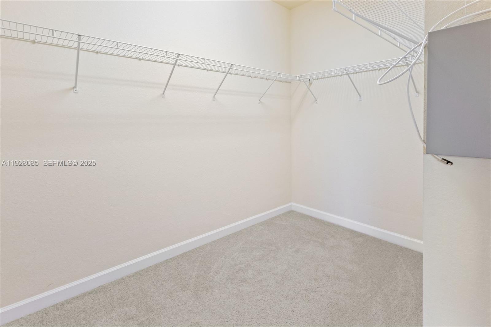 DORAL BREEZE - Residential