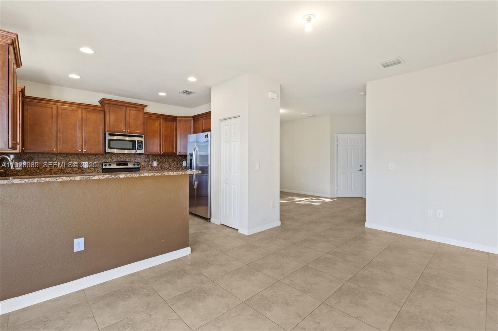 DORAL BREEZE - Residential