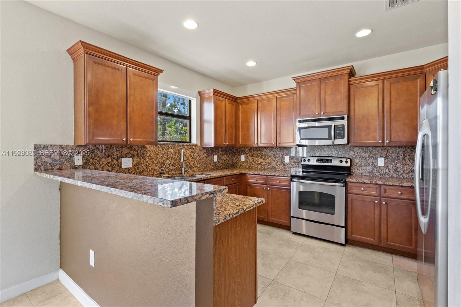 DORAL BREEZE - Residential