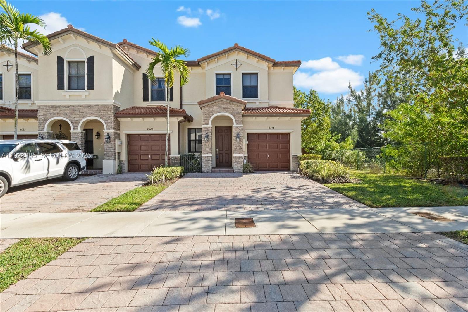 DORAL BREEZE - Residential