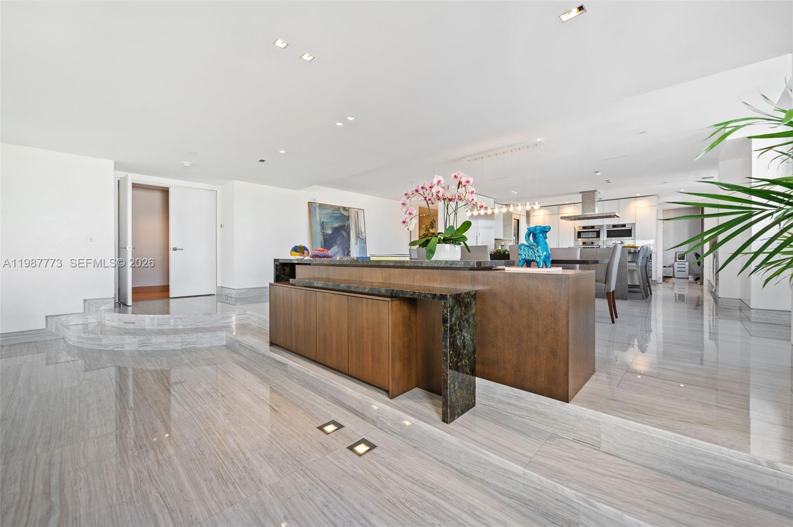 RESIDENCES AT VIZCAYA CON - Residential