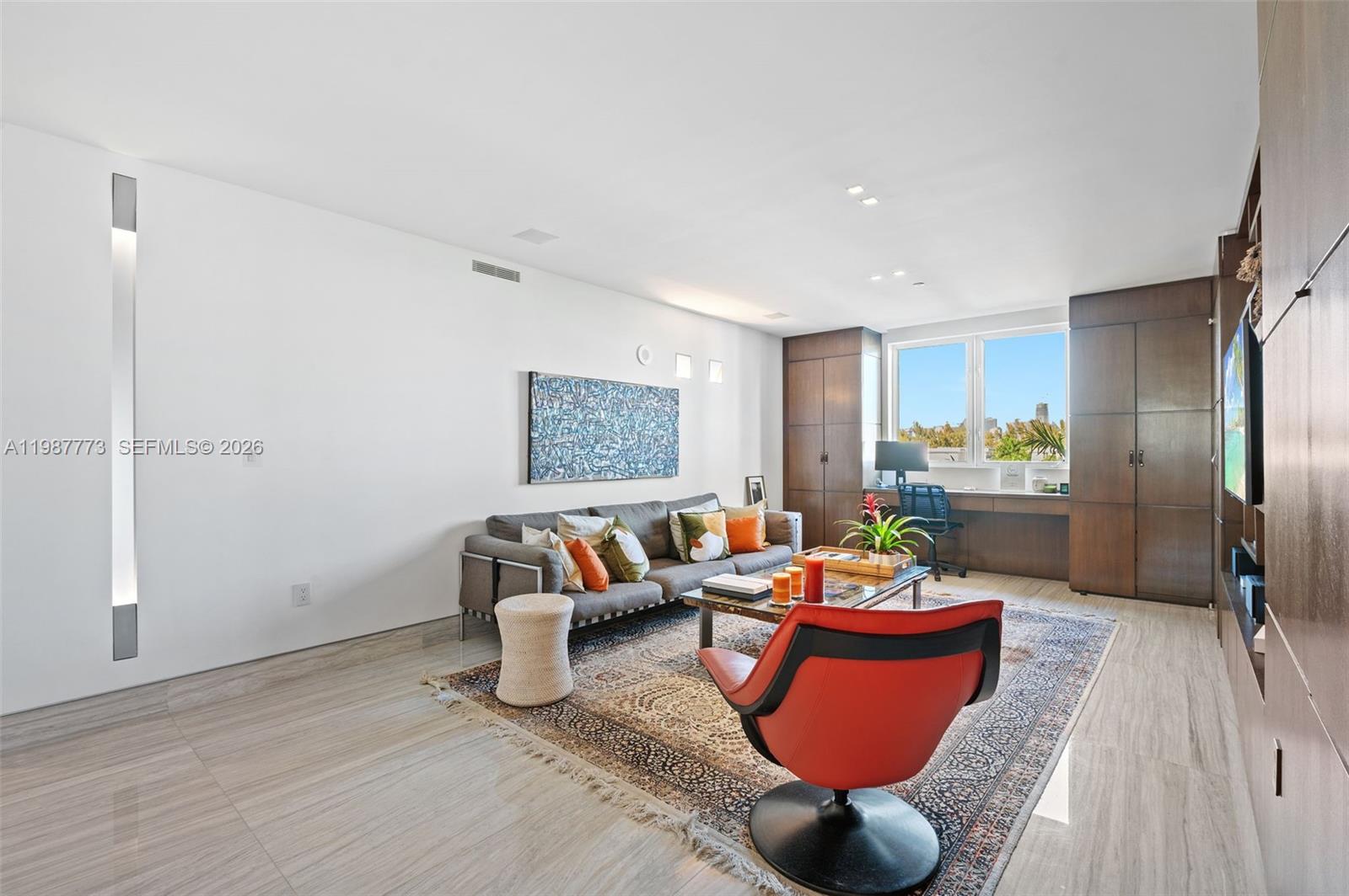 RESIDENCES AT VIZCAYA CON - Residential