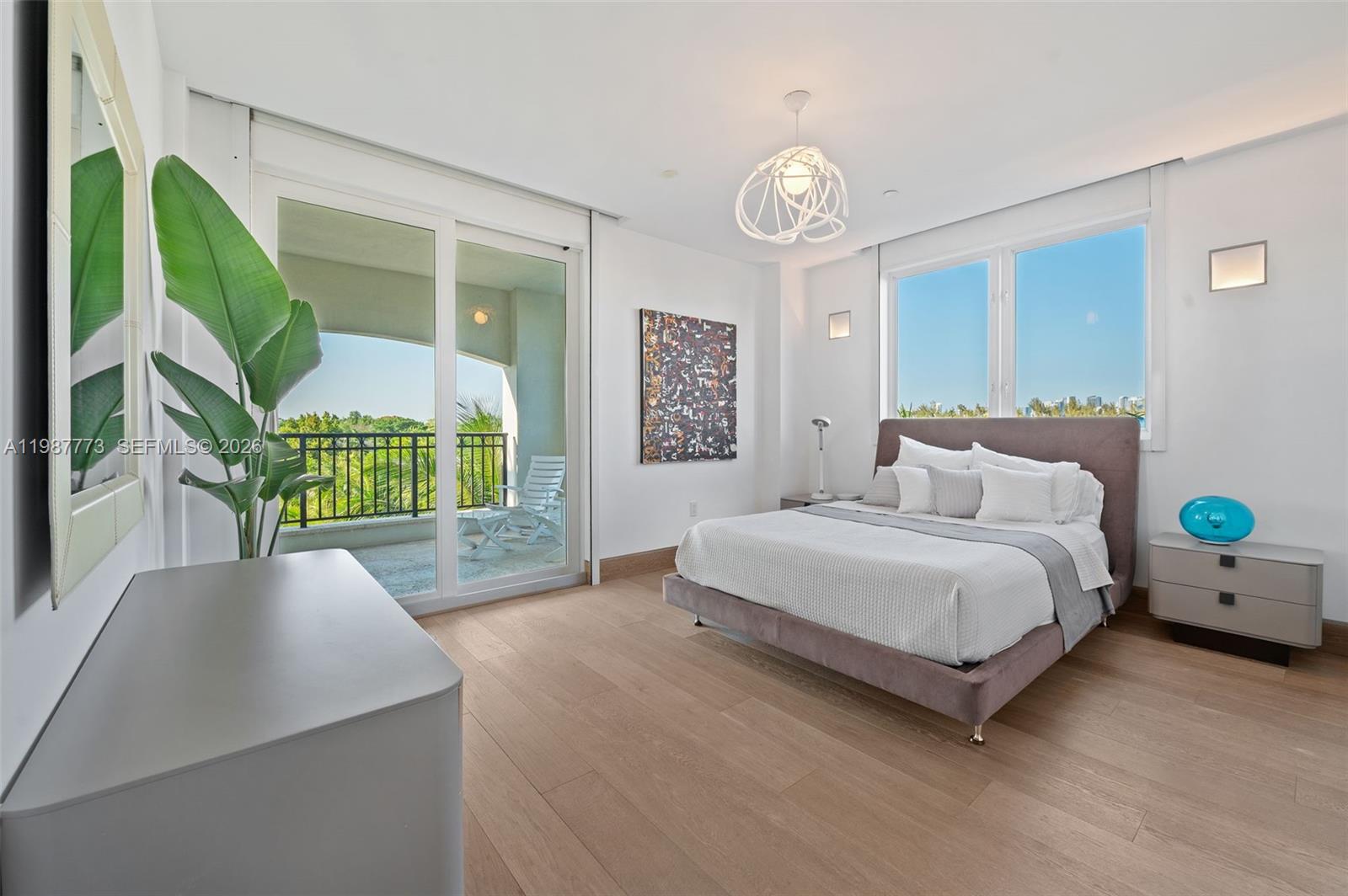 RESIDENCES AT VIZCAYA CON - Residential