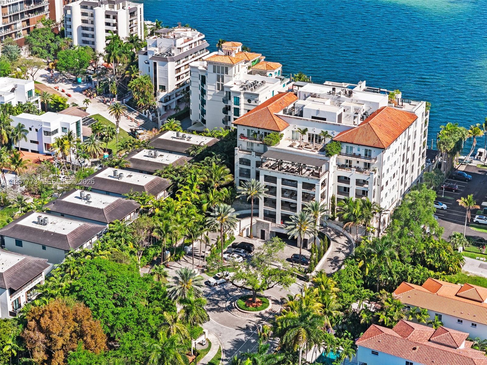 RESIDENCES AT VIZCAYA CON - Residential