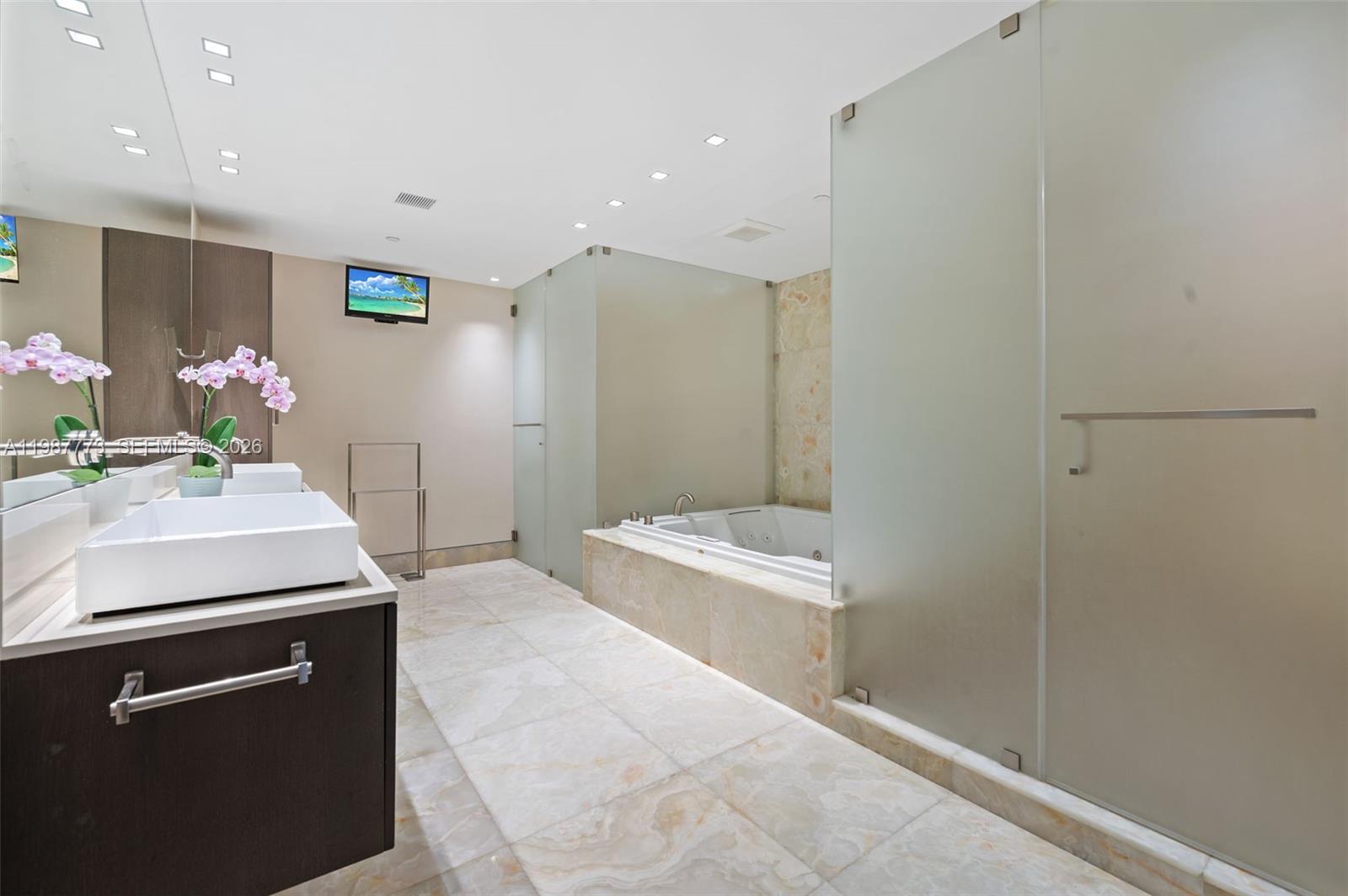 RESIDENCES AT VIZCAYA CON - Residential