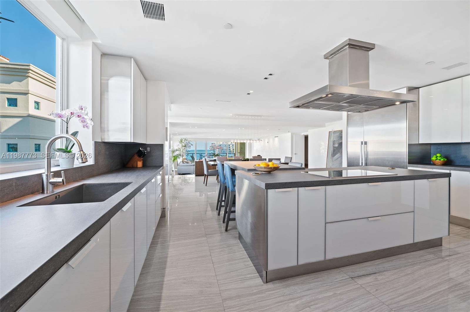 RESIDENCES AT VIZCAYA CON - Residential