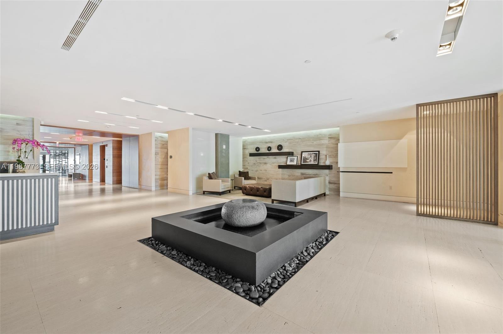 RESIDENCES AT VIZCAYA CON - Residential