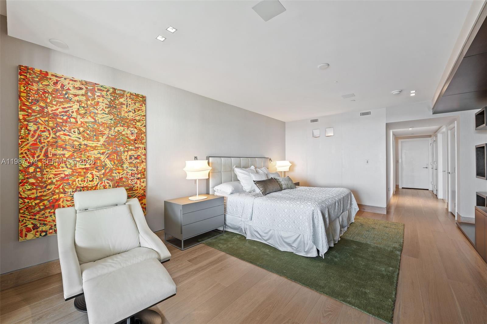 RESIDENCES AT VIZCAYA CON - Residential