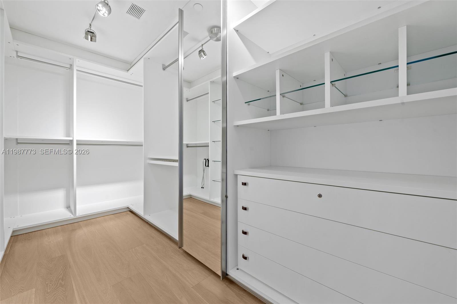 RESIDENCES AT VIZCAYA CON - Residential