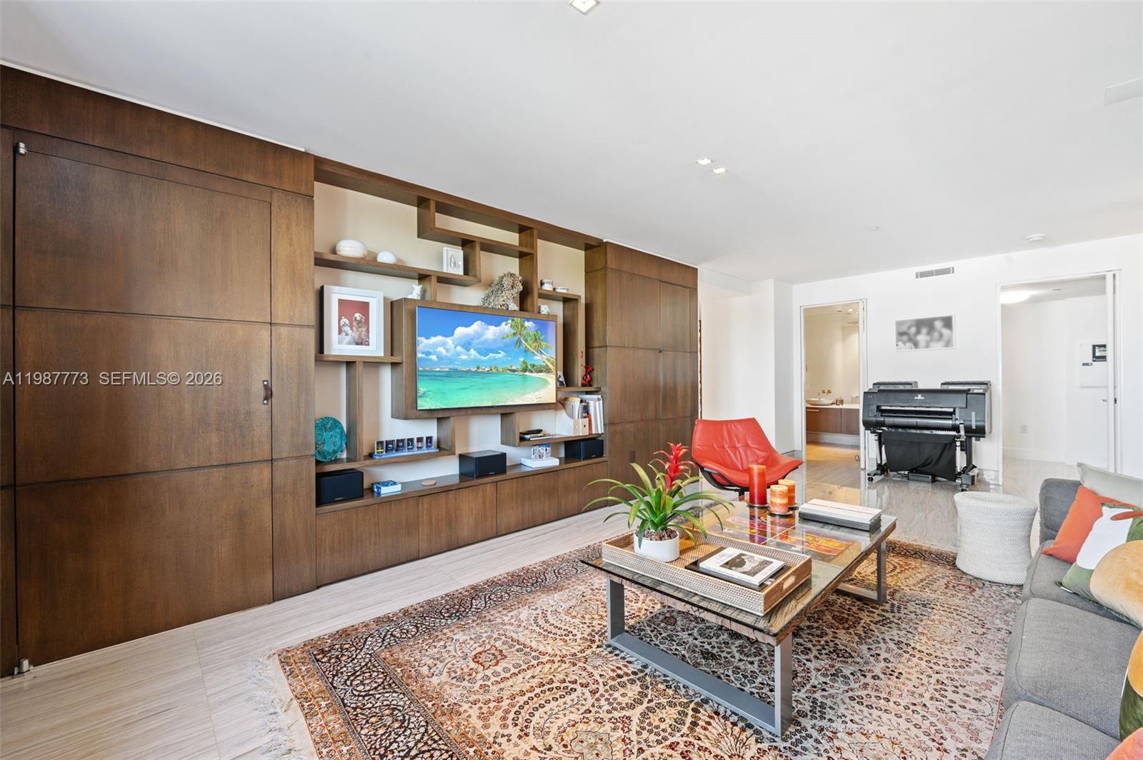 RESIDENCES AT VIZCAYA CON - Residential