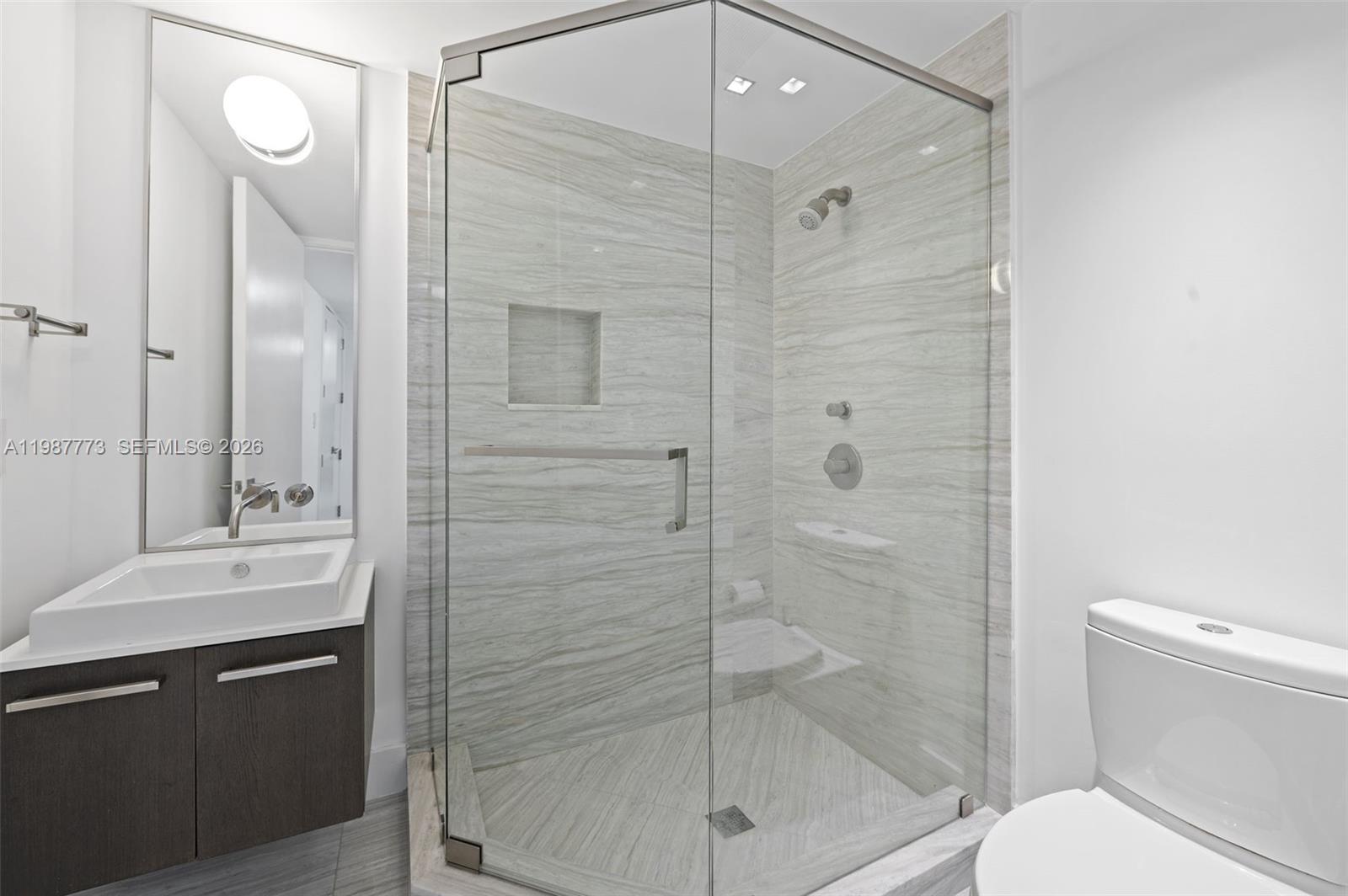 RESIDENCES AT VIZCAYA CON - Residential