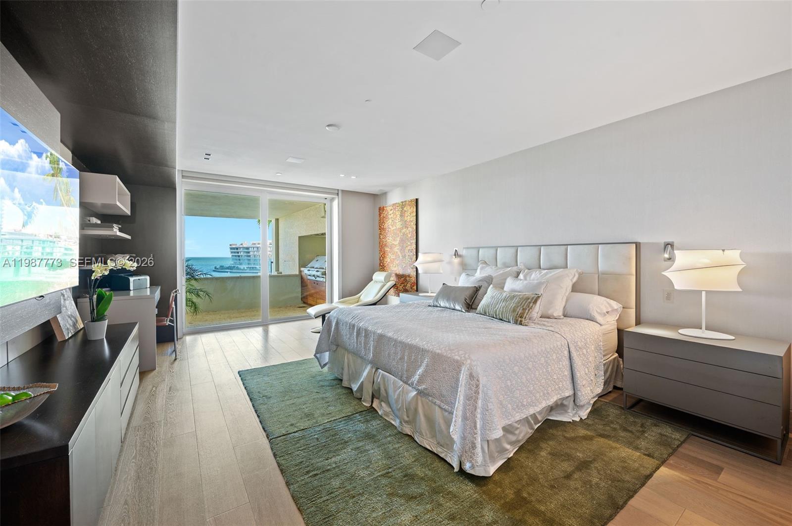 RESIDENCES AT VIZCAYA CON - Residential