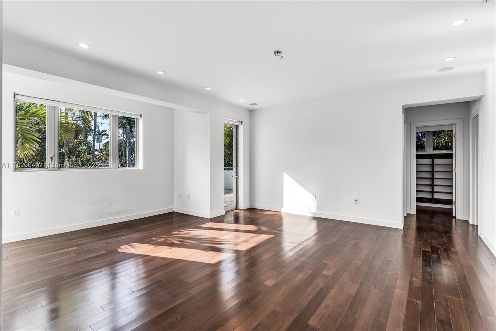 LA GORCE GOLF SUB - Residential