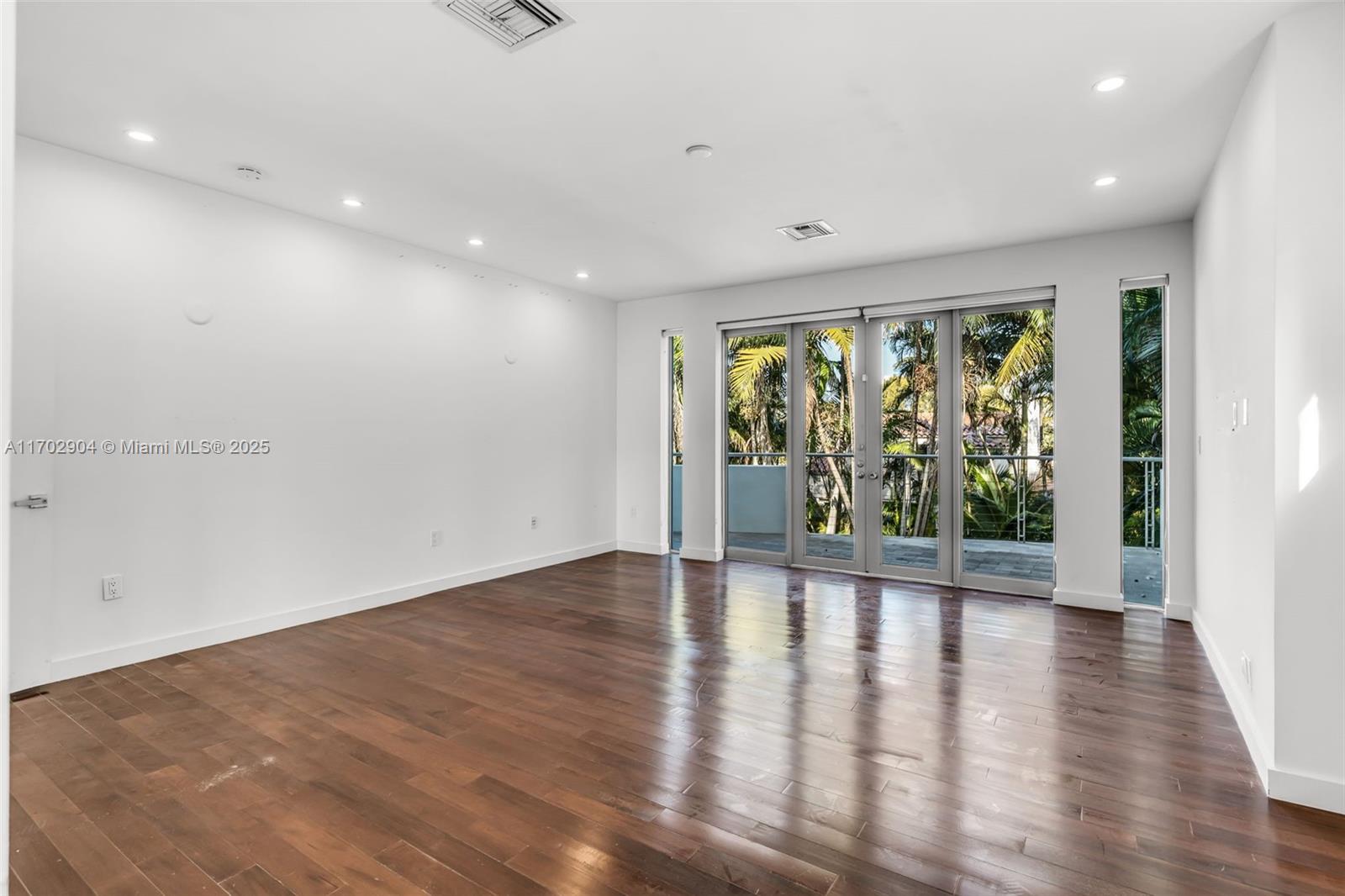LA GORCE GOLF SUB - Residential