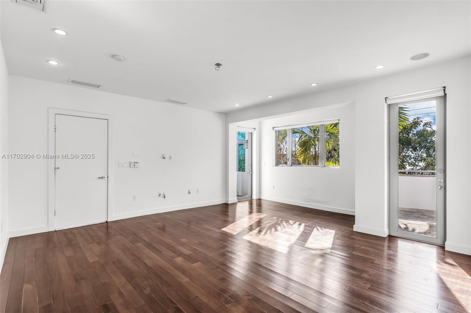 LA GORCE GOLF SUB - Residential