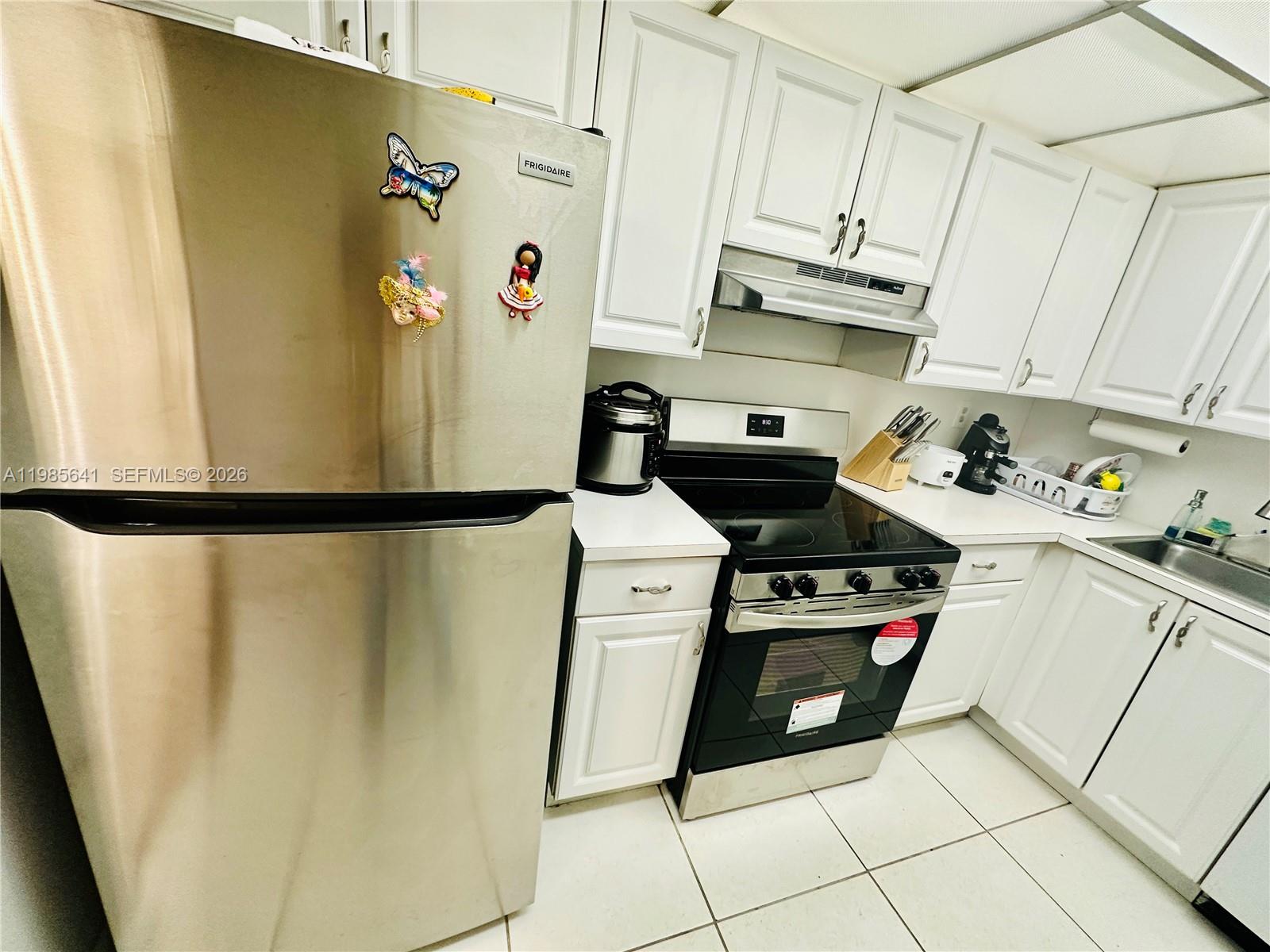 LAKEVIEW GARDENS AT MIAMI - Residential