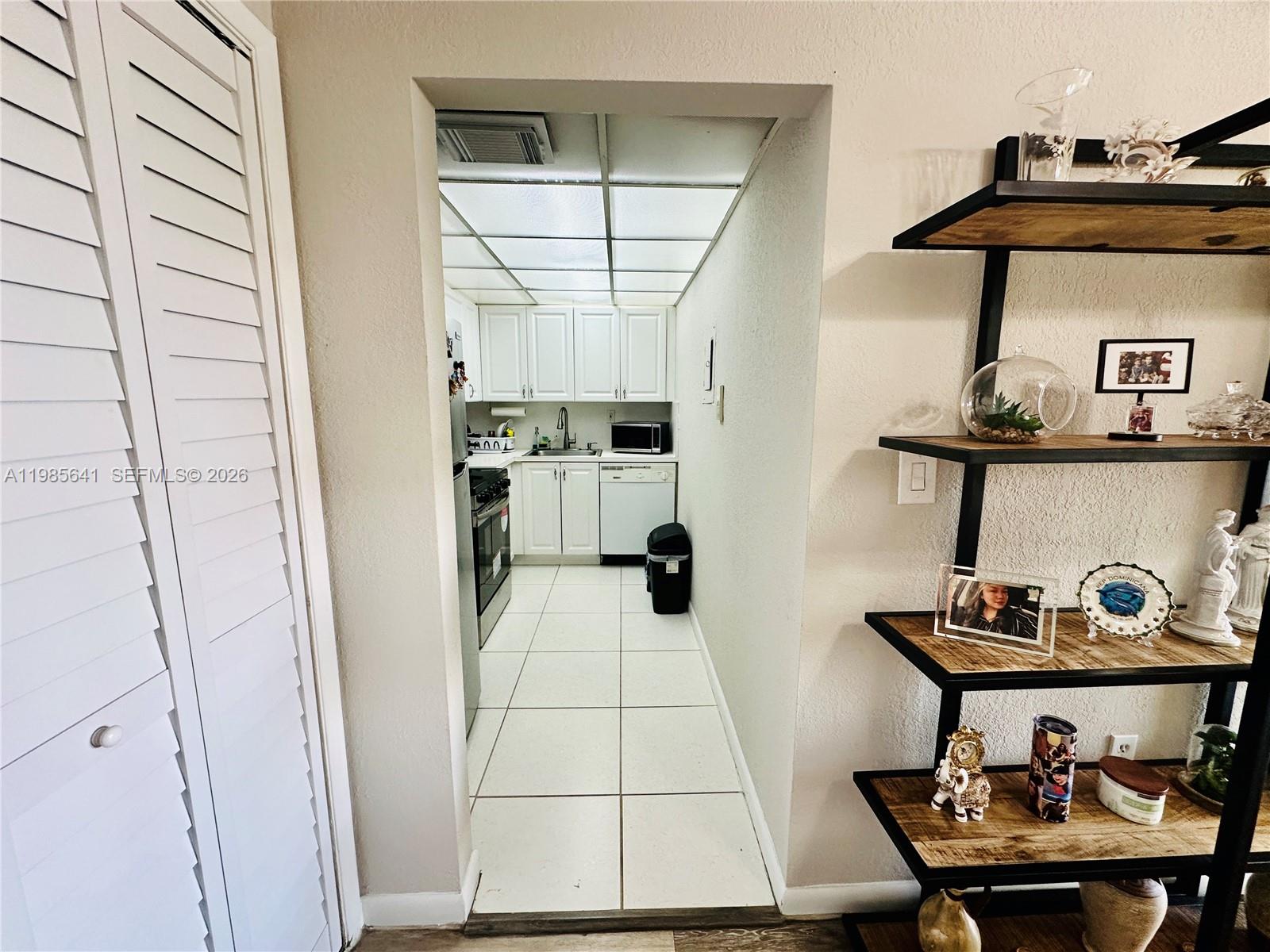 LAKEVIEW GARDENS AT MIAMI - Residential