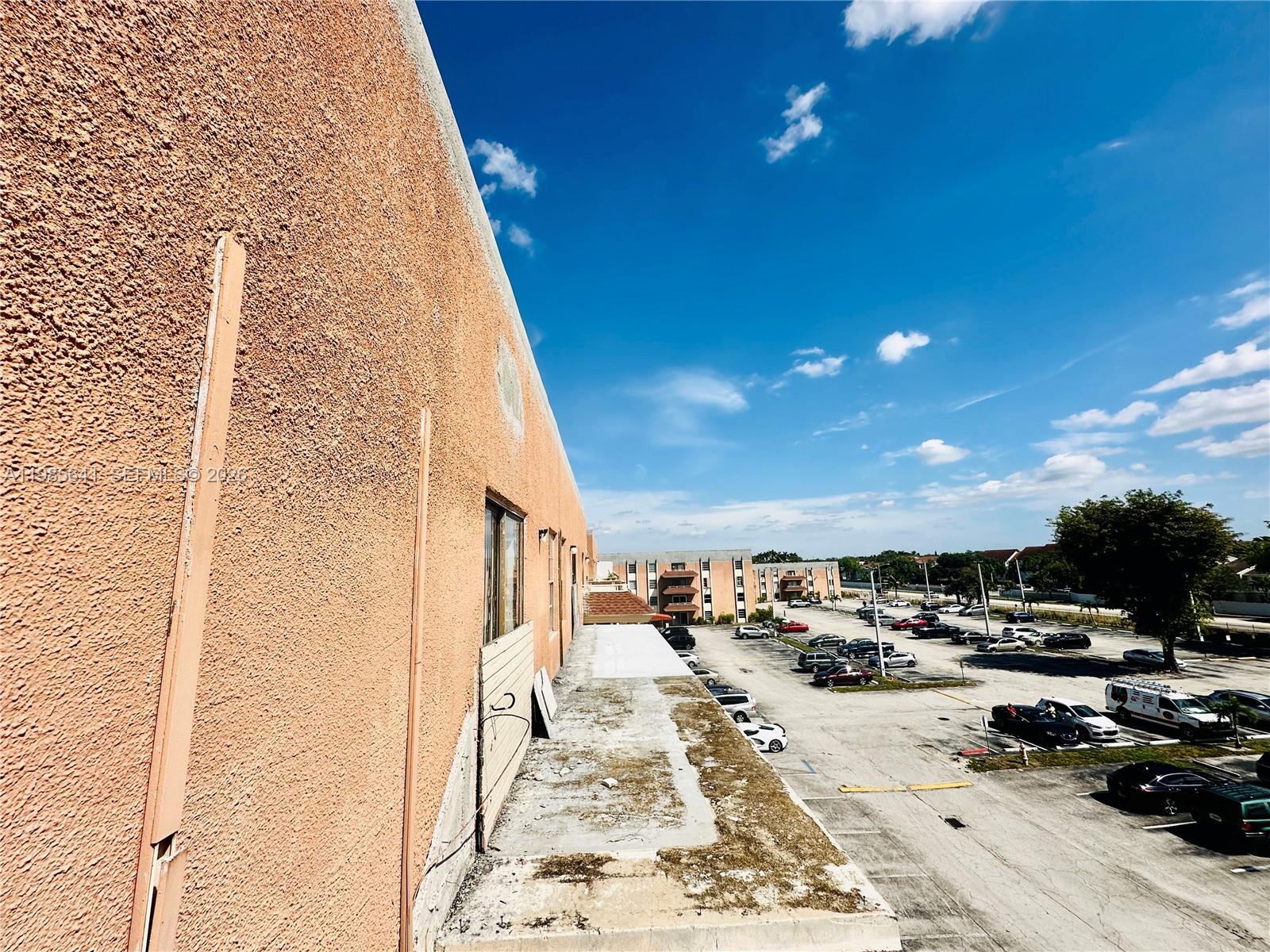 LAKEVIEW GARDENS AT MIAMI - Residential