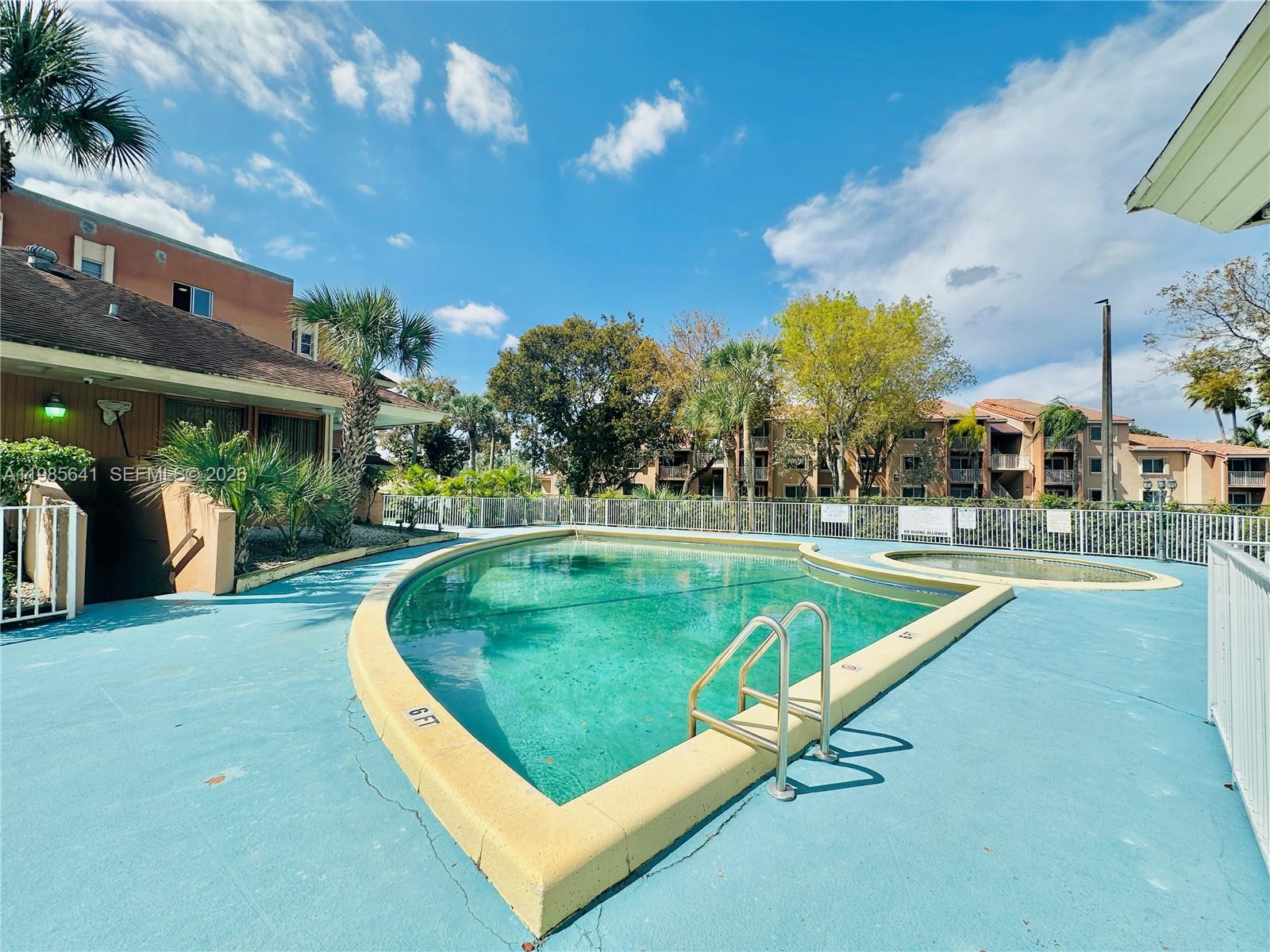 LAKEVIEW GARDENS AT MIAMI - Residential