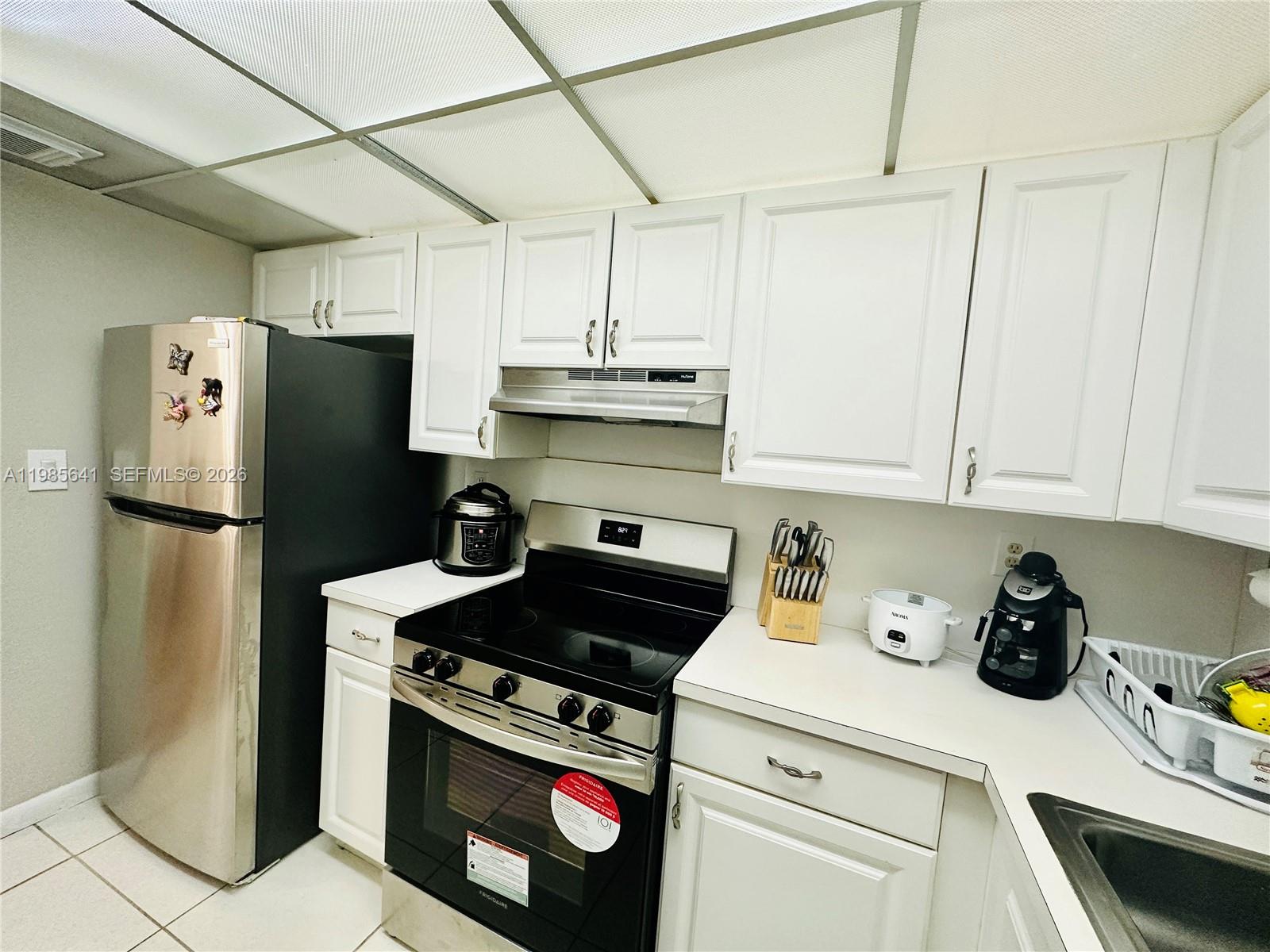 LAKEVIEW GARDENS AT MIAMI - Residential