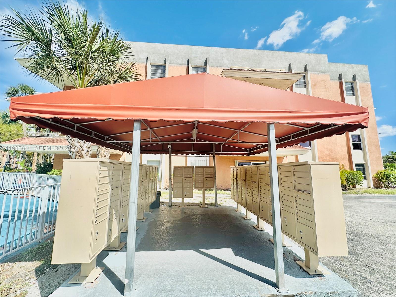 LAKEVIEW GARDENS AT MIAMI - Residential