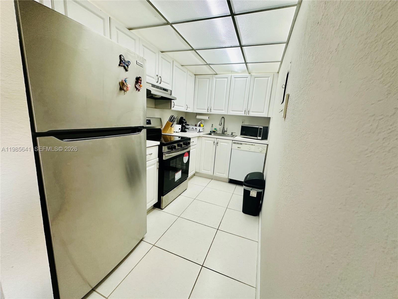 LAKEVIEW GARDENS AT MIAMI - Residential