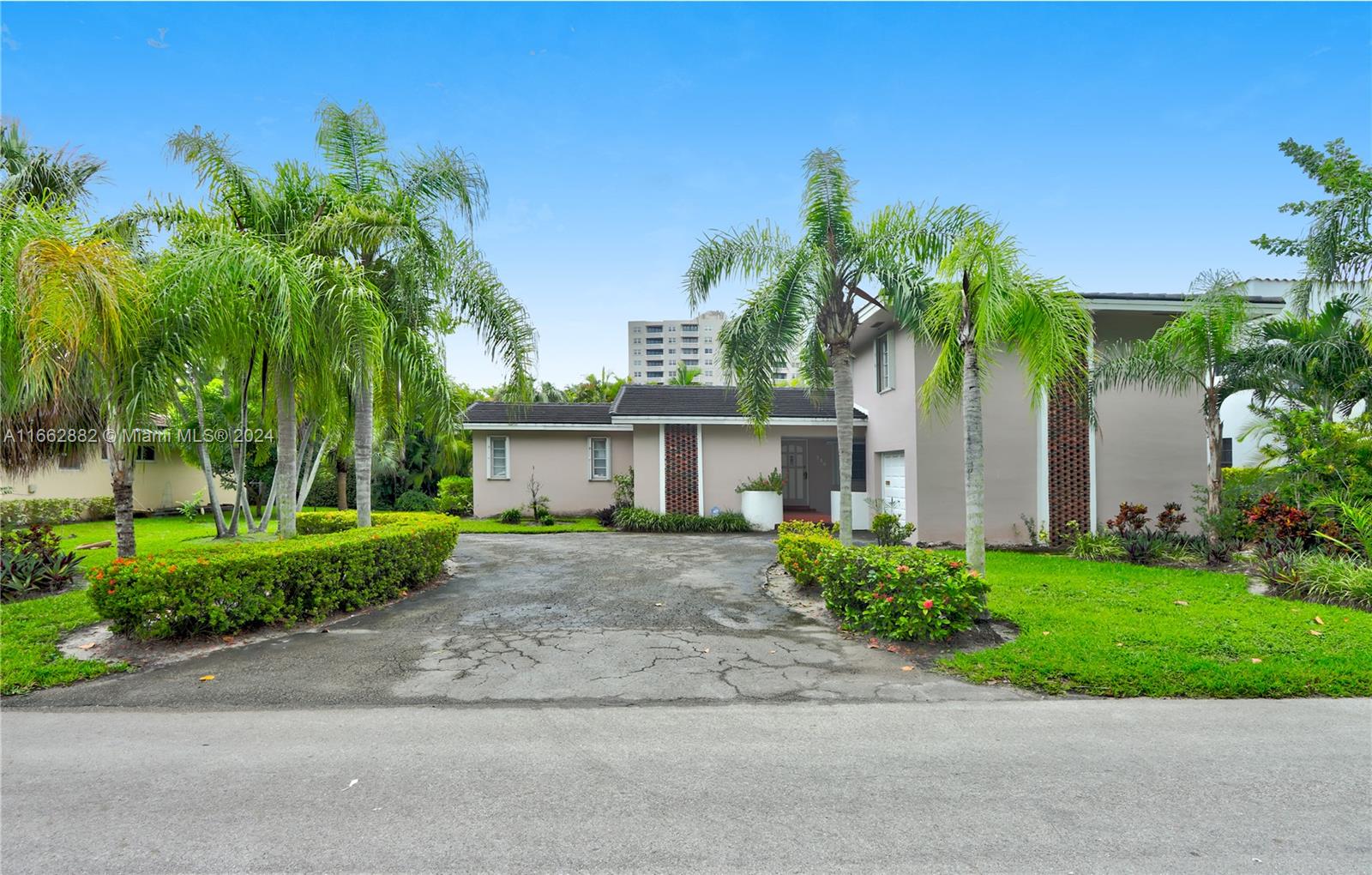 Property for Sale at 116 Morningside Dr  Dr, Coral Gables, Broward County, Florida - Bedrooms: 3 
Bathrooms: 2  - $1,330,000