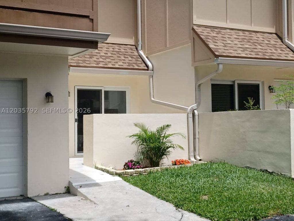 Photo of 843 NW 81st Ave #7, Plantation, FL 33324 (MLS # A12035792)