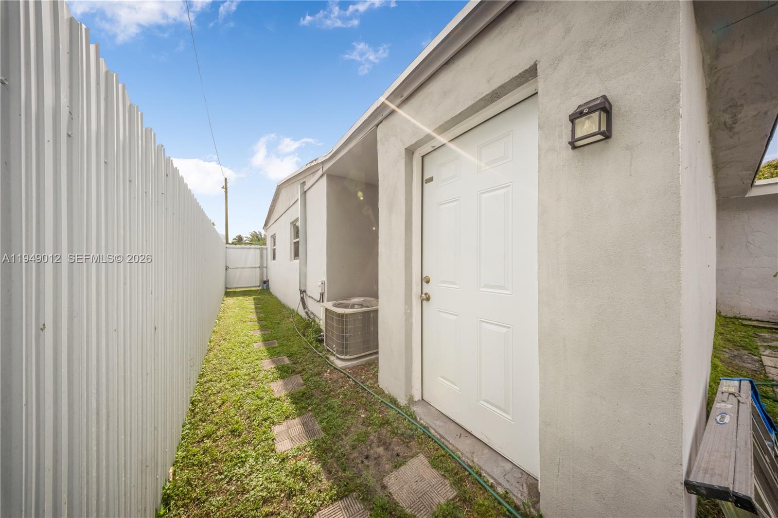 PALM LANE HOMES IN MIRAMA - Residential