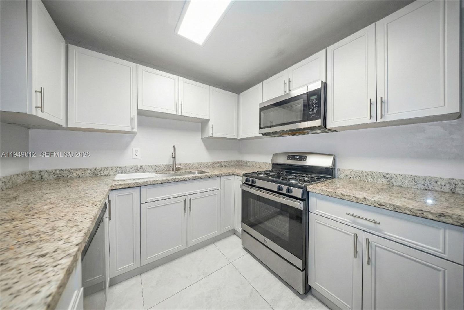 PALM LANE HOMES IN MIRAMA - Residential