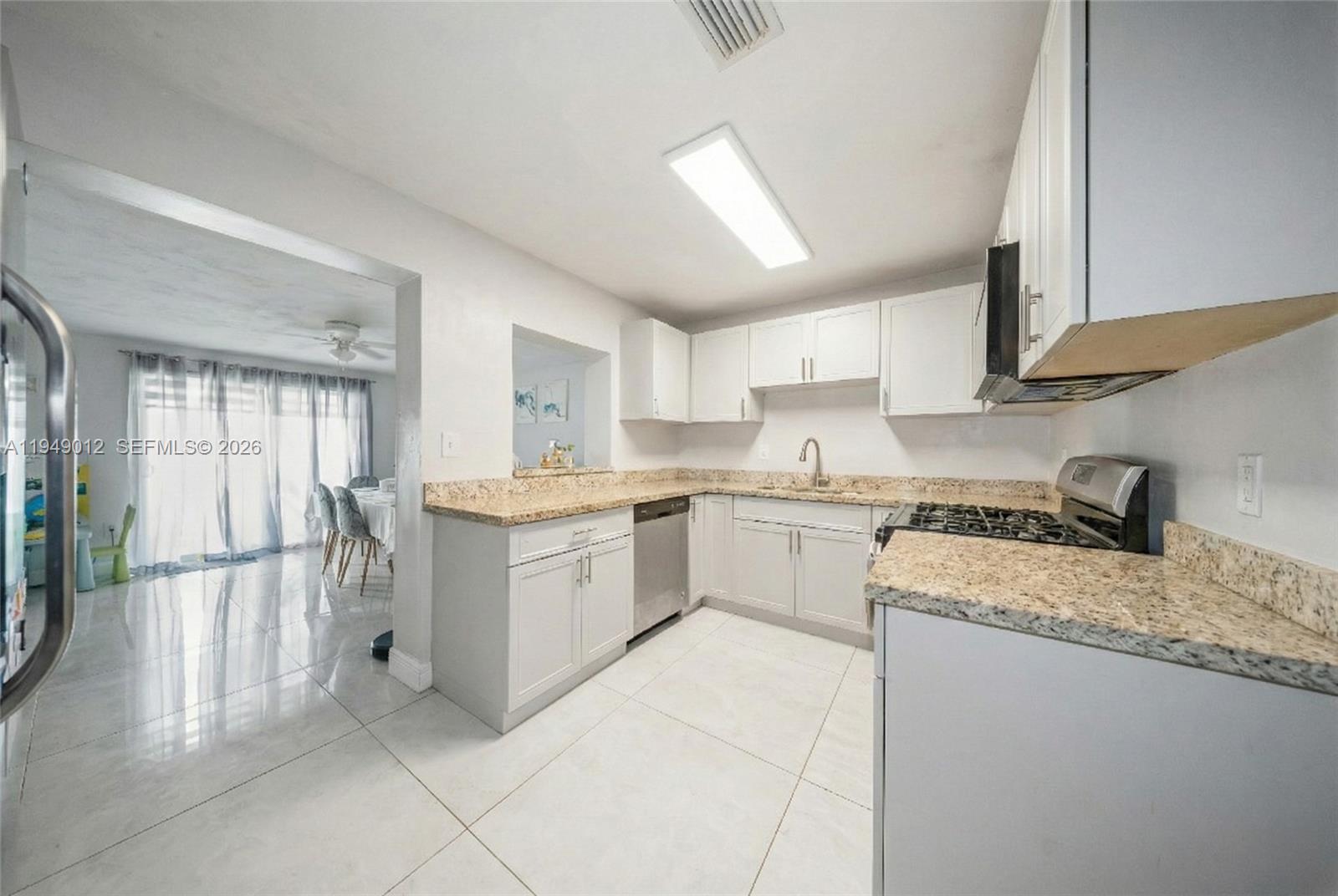 PALM LANE HOMES IN MIRAMA - Residential